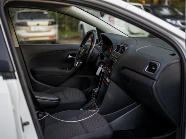 Volkswagen Polo V с пробегом 2015 года, цена 777 000 рублей, 221545 км, седан, Автокод Объявления