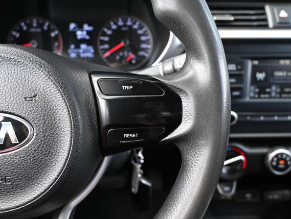 Kia Rio IV Рестайлинг с пробегом 2021 года, цена 1 344 000 рублей, 154272 км, седан, Автокод Объявления