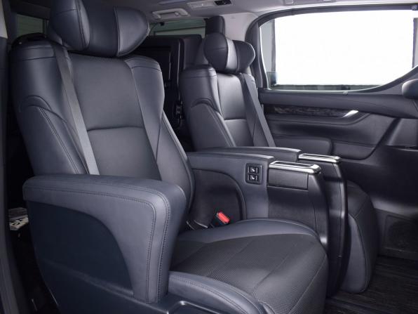 Toyota Alphard III Рестайлинг с пробегом 2021 года, цена 4 999 995 рублей, 31469 км, минивэн, Автокод Объявления
