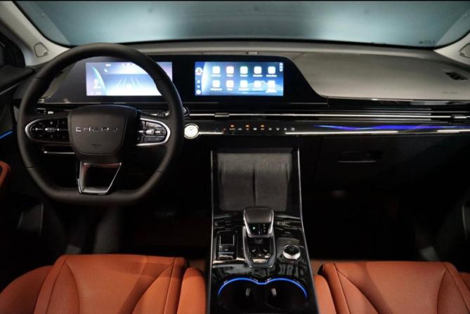 Omoda C5 I с пробегом 2023 года, цена 1 835 000 рублей, 40000 км, внедорожник, Автокод Объявления