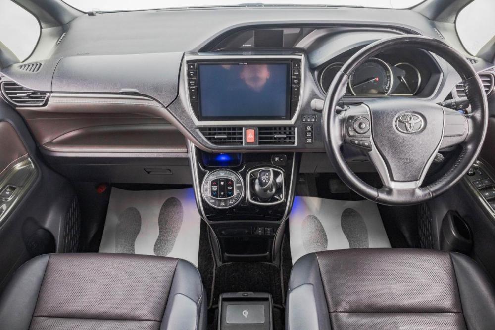 Toyota Esquire I Барнаул  - изображение 11