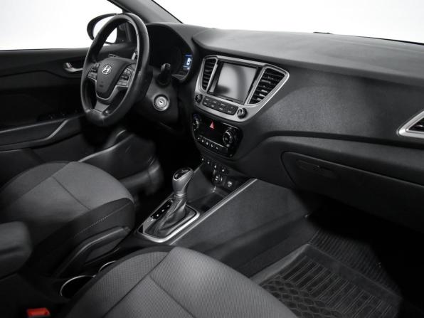 Hyundai Solaris II с пробегом 2019 года, цена 1 360 000 рублей, 69761 км, седан, Автокод Объявления