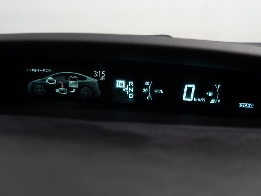 Toyota Prius III Рестайлинг (XW30) Чита  - изображение 9