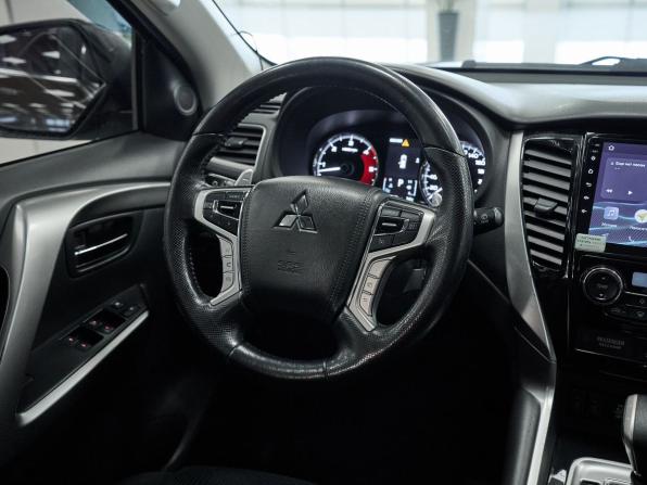 Mitsubishi Pajero Sport III с пробегом 2018 года, цена 2 996 000 рублей, 75718 км, внедорожник, Автокод Объявления