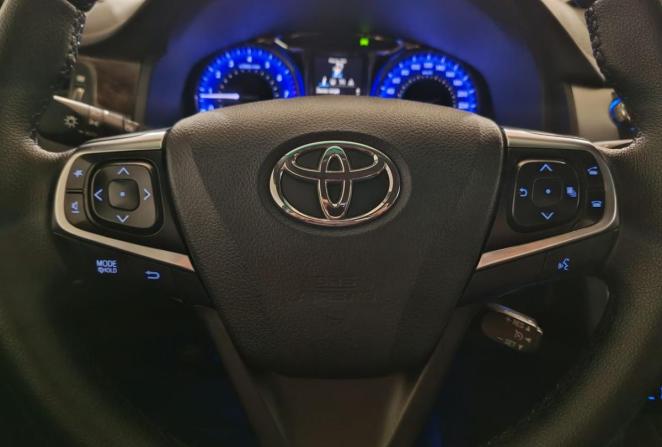 Toyota Camry VII (XV50) Рестайлинг с пробегом 2016 года, цена 1 830 000 рублей, 314691 км, седан, Автокод Объявления