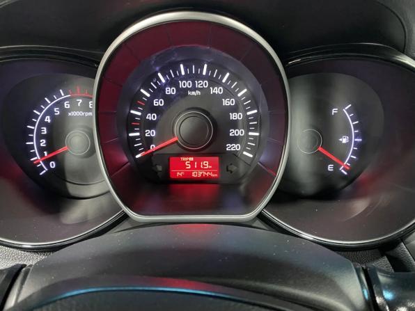 Kia Rio III Рестайлинг с пробегом 2017 года, цена 1 109 000 рублей, 104000 км, хэтчбек, Автокод Объявления