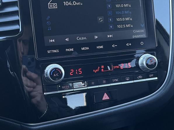 Mitsubishi Outlander III Рестайлинг 3 с пробегом 2021 года, цена 2 849 000 рублей, 88000 км, внедорожник, Автокод Объявления