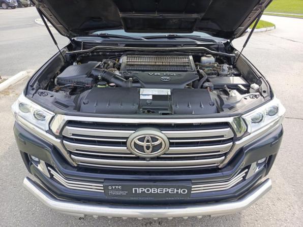 Toyota Land Cruiser 200 Series Рестайлинг 2 с пробегом 2018 года, цена 5 700 000 рублей, 243603 км, внедорожник, Автокод Объявления
