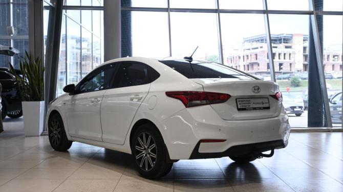 Hyundai Solaris II с пробегом 2017 года, цена 965 000 рублей, 133636 км, седан, Автокод Объявления