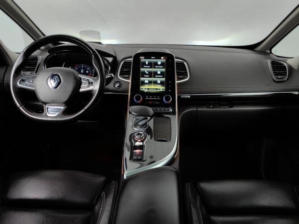 Renault Espace V с пробегом 2018 года, цена 1 645 000 рублей, 223291 км, минивэн, Автокод Объявления