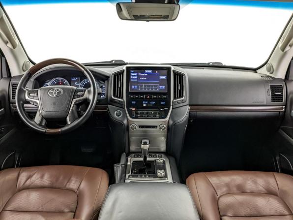 Toyota Land Cruiser 200 Series Рестайлинг 2 с пробегом 2017 года, цена 5 835 000 рублей, 167264 км, внедорожник, Автокод Объявления