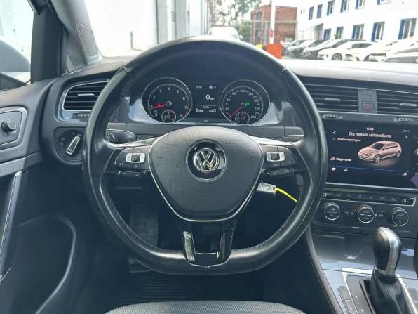 Volkswagen Golf VII Рестайлинг с пробегом 2018 года, цена 1 760 000 рублей, 151326 км, хэтчбек, Автокод Объявления
