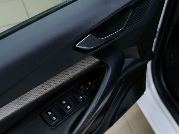 Lada (ВАЗ) Vesta I Рестайлинг (NG) с пробегом 2023 года, цена 888 000 рублей, 242218 км, седан, Автокод Объявления