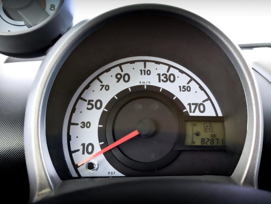 Peugeot 107 I Рестайлинг 2 Москва  - изображение 13