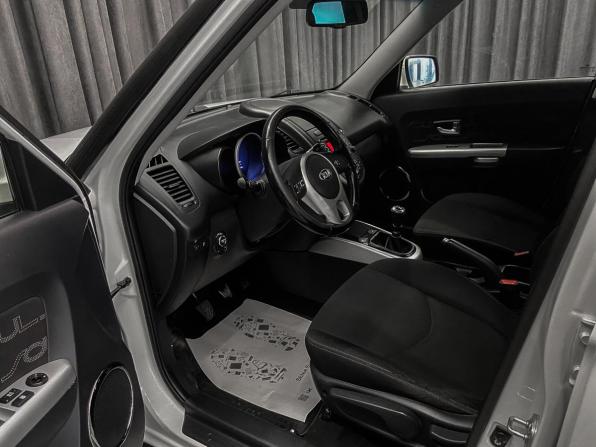 Kia Soul I Рестайлинг с пробегом 2014 года, цена 920 000 рублей, 140000 км, хэтчбек, Автокод Объявления