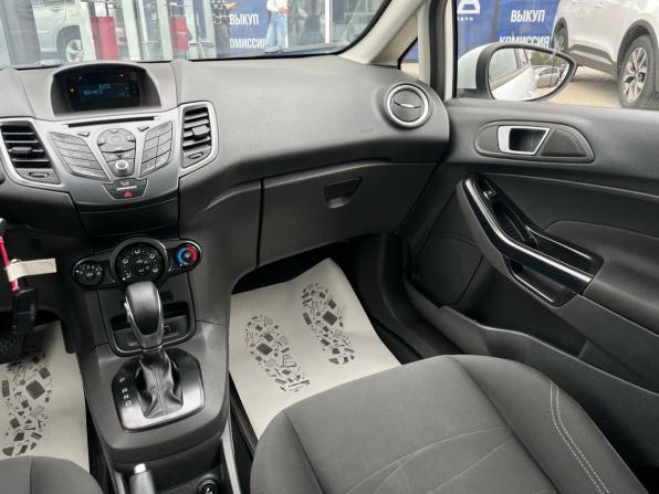 Ford Fiesta Mk6 Рестайлинг с пробегом 2015 года, цена 825 000 рублей, 137400 км, седан, Автокод Объявления