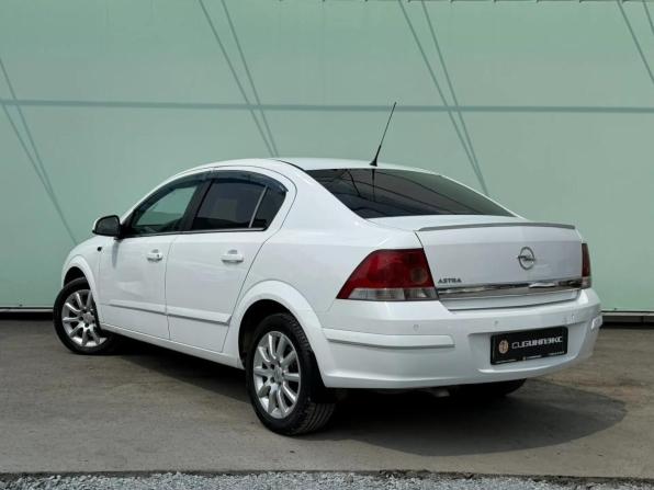 Opel Astra H Рестайлинг с пробегом 2013 года, цена 549 000 рублей, 287000 км, седан, Автокод Объявления