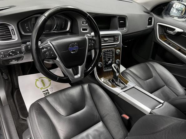 Volvo S60 II Рестайлинг с пробегом 2014 года, цена 1 345 000 рублей, 267206 км, седан, Автокод Объявления