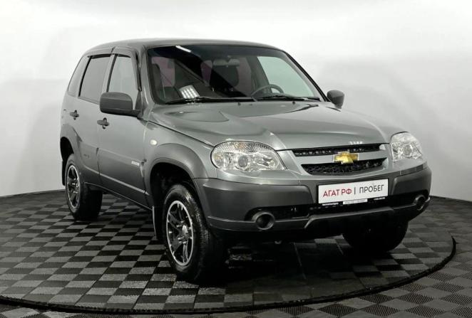 Chevrolet Niva I Рестайлинг с пробегом 2018 года, цена 915 000 рублей, 63704 км, внедорожник, Автокод Объявления
