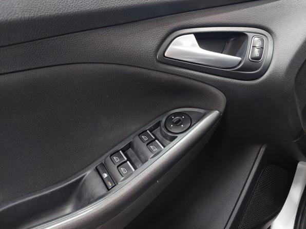 Ford Focus III Рестайлинг с пробегом 2015 года, цена 1 010 000 рублей, 140000 км, седан, Автокод Объявления