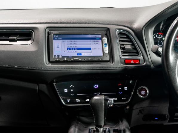 Honda Vezel I с пробегом 2014 года, цена 1 560 000 рублей, 80890 км, внедорожник, Автокод Объявления