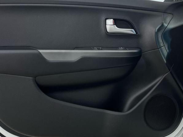 Kia Rio III Рестайлинг с пробегом 2016 года, цена 950 000 рублей, 86089 км, хэтчбек, Автокод Объявления