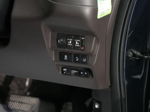 Honda Freed II Рестайлинг с пробегом 2019 года, цена 1 730 000 рублей, 62105 км, компактвэн, Автокод Объявления