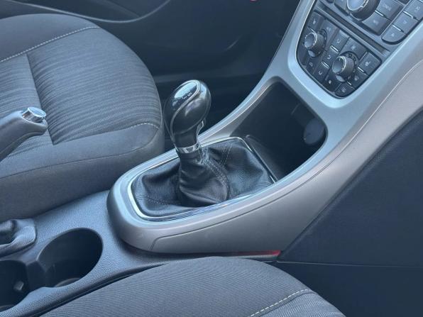 Opel Astra J с пробегом 2011 года, цена 560 000 рублей, 148230 км, хэтчбек, Автокод Объявления