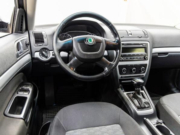 Skoda Octavia II (A5) Рестайлинг с пробегом 2012 года, цена 768 000 рублей, 153922 км, лифтбек, Автокод Объявления