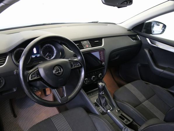 Skoda Octavia III (A7) Рестайлинг с пробегом 2017 года, цена 1 695 000 рублей, 198860 км, лифтбек, Автокод Объявления