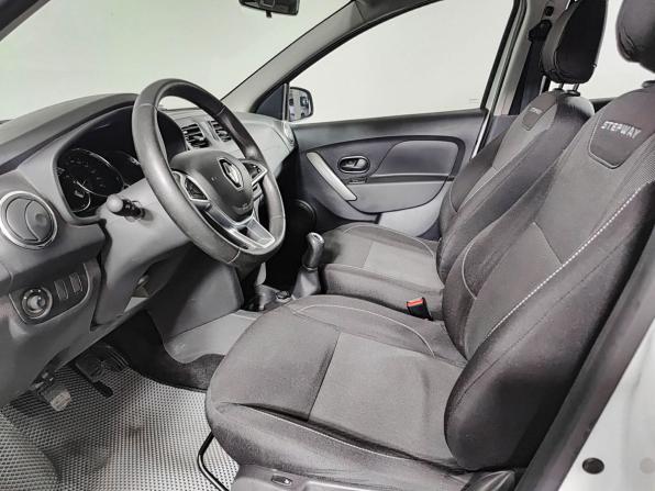 Renault Sandero II Рестайлинг с пробегом 2020 года, цена 970 000 рублей, 202213 км, хэтчбек, Автокод Объявления