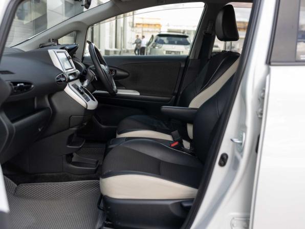 Toyota Wish II Рестайлинг с пробегом 2014 года, цена 1 550 000 рублей, 101991 км, минивэн, Автокод Объявления