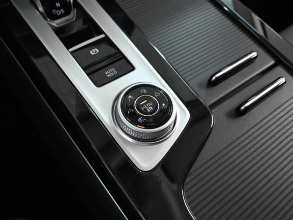 Volkswagen Tavendor I с пробегом 2024 года, цена 4 590 000 рублей, 16684 км, внедорожник, Автокод Объявления
