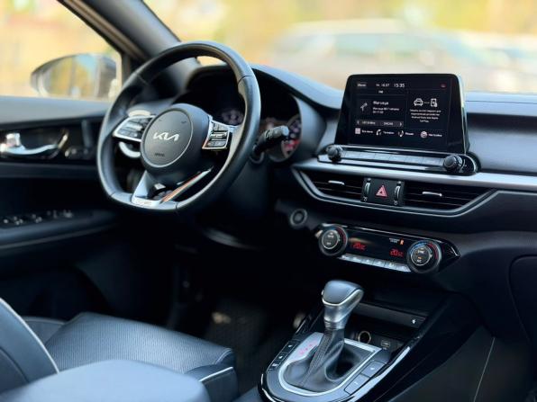 Kia Cerato IV Рестайлинг с пробегом 2022 года, цена 2 190 000 рублей, 75220 км, седан, Автокод Объявления