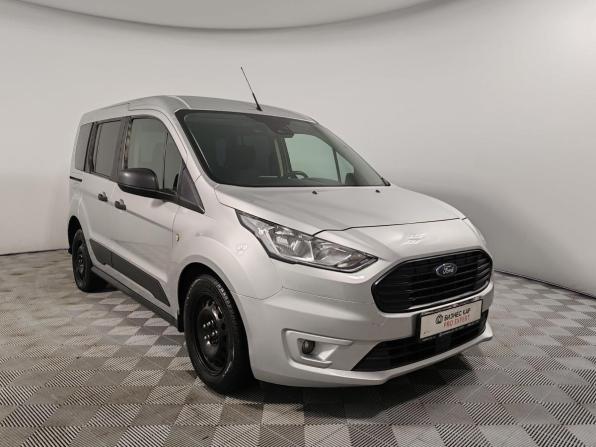 Ford Tourneo Connect II Рестайлинг с пробегом 2019 года, цена 1 699 000 рублей, 113266 км, компактвэн, Автокод Объявления