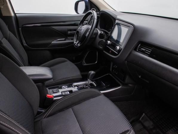 Mitsubishi Outlander III Рестайлинг 3 с пробегом 2022 года, цена 2 274 000 рублей, 141707 км, внедорожник, Автокод Объявления