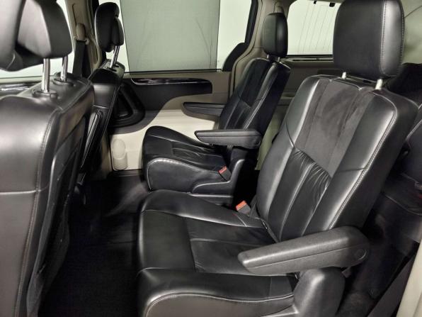 Chrysler Voyager V Рестайлинг с пробегом 2014 года, цена 1 500 000 рублей, 234066 км, минивэн, Автокод Объявления