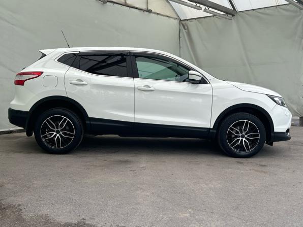 Nissan Qashqai II с пробегом 2015 года, цена 1 114 000 рублей, 203878 км, внедорожник, Автокод Объявления
