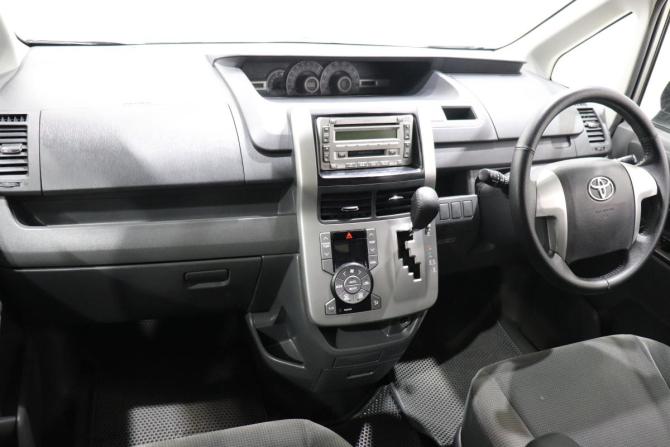 Toyota Noah II (R70) с пробегом 2007 года, цена 1 085 000 рублей, 336428 км, минивэн, Автокод Объявления