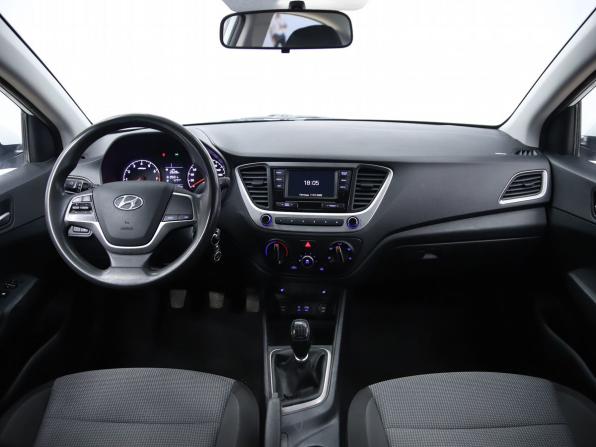 Hyundai Solaris II с пробегом 2018 года, цена 1 050 000 рублей, 161401 км, седан, Автокод Объявления