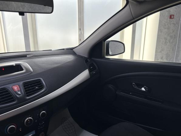 Renault Fluence I Рестайлинг с пробегом 2014 года, цена 935 000 рублей, 61086 км, седан, Автокод Объявления