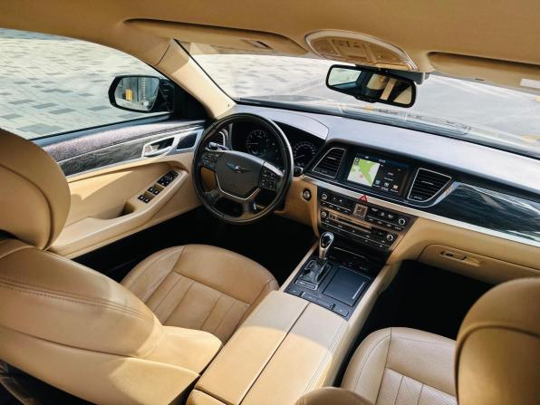 Hyundai Genesis II с пробегом 2014 года, цена 1 750 000 рублей, 269186 км, седан, Автокод Объявления