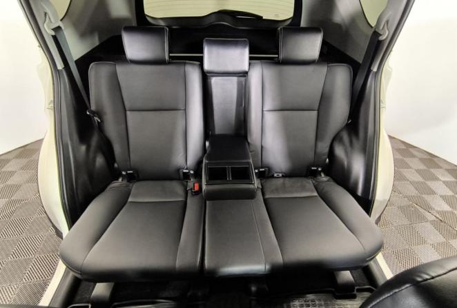 Toyota RAV4 IV (XA40) Рестайлинг с пробегом 2017 года, цена 2 440 000 рублей, 137000 км, внедорожник, Автокод Объявления