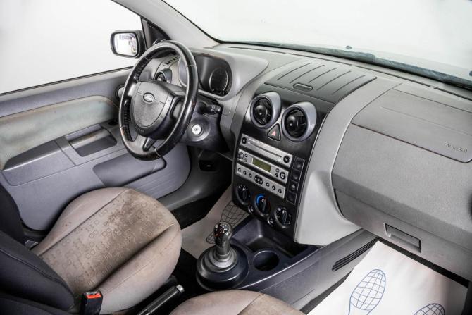 Ford Fusion I Рестайлинг с пробегом 2005 года, цена 429 000 рублей, 225000 км, хэтчбек, Автокод Объявления