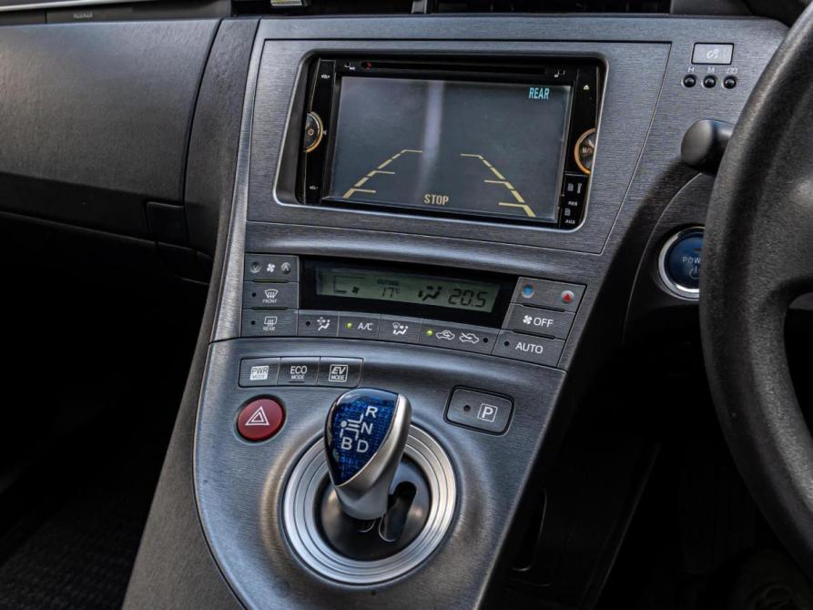 Toyota Prius III Рестайлинг (XW30) Краснодар  - изображение 11