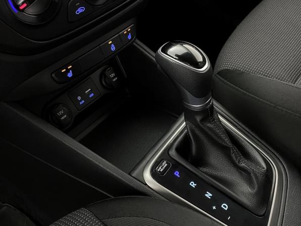 Hyundai Solaris II с пробегом 2017 года, цена 1 419 000 рублей, 120504 км, седан, Автокод Объявления