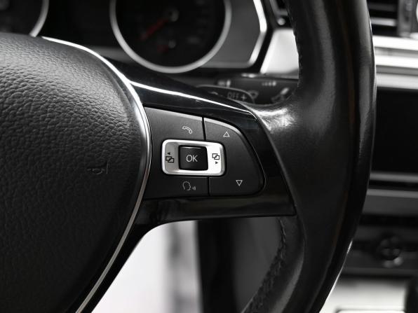Volkswagen Passat B8 с пробегом 2017 года, цена 1 745 000 рублей, 127281 км, седан, Автокод Объявления