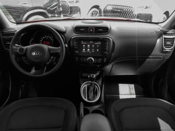 Kia Soul II Рестайлинг с пробегом 2018 года, цена 1 615 000 рублей, 77000 км, хэтчбек, Автокод Объявления