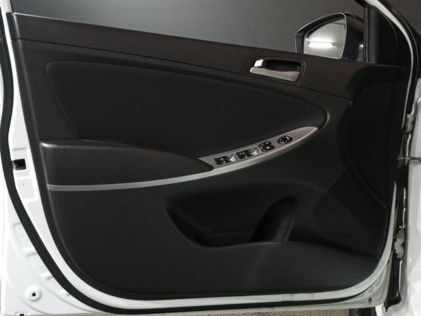 Hyundai Solaris I Рестайлинг с пробегом 2015 года, цена 844 000 рублей, 164081 км, седан, Автокод Объявления