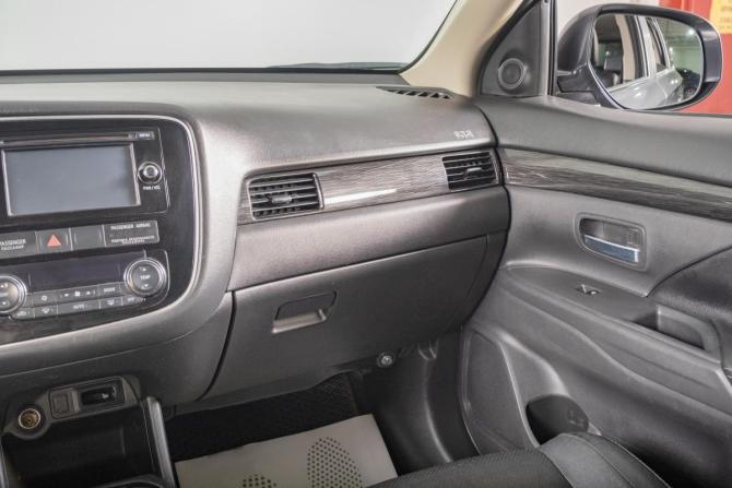 Mitsubishi Outlander III Рестайлинг 2 с пробегом 2016 года, цена 2 299 000 рублей, 180000 км, внедорожник, Автокод Объявления